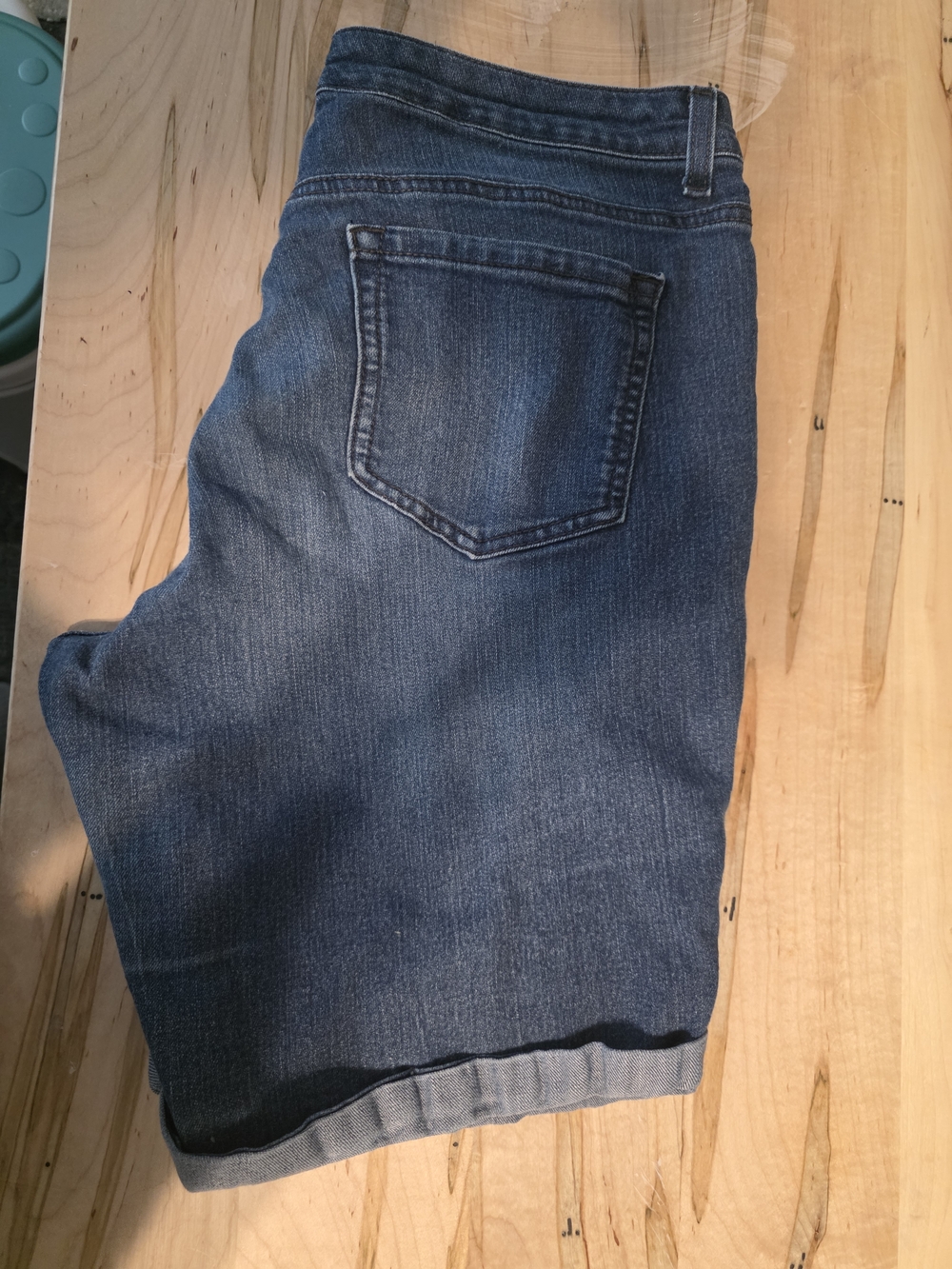 Vintage America Women's Blue Rolled-Hem Boyfriend Jeans Shorts - Picture 5 of 7